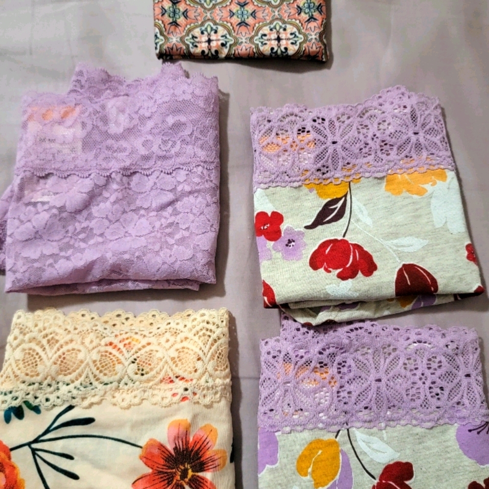 NWT set of 5 cute undies